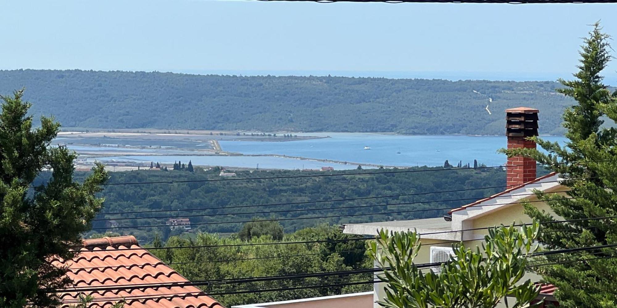 Hilltop Apartments Red & Blue Portorose Esterno foto